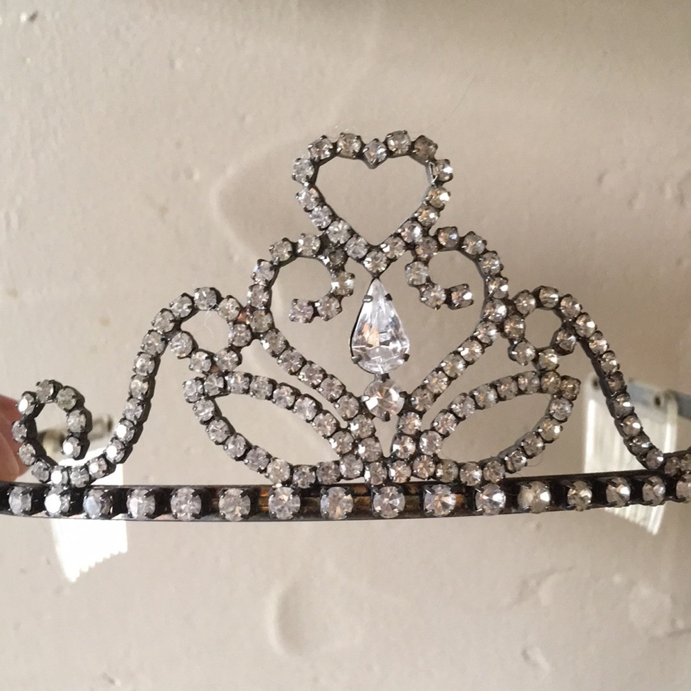 Beautiful Vintage tiara crown Halloween - Picture 2 of 6